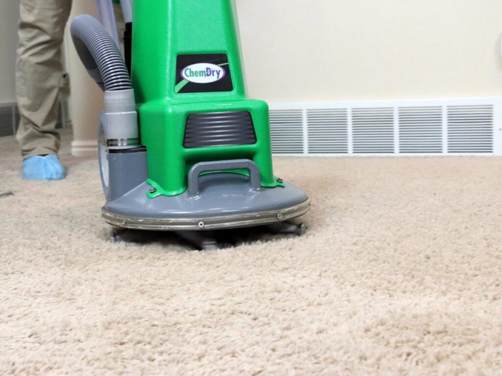 Three Reasons To Hire A Professional Carpet Cleaning Service